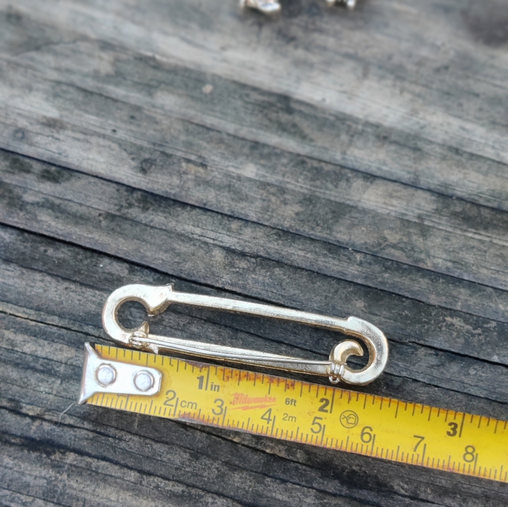 Vintage baguette safety pin brooch - Picture 11 of 11